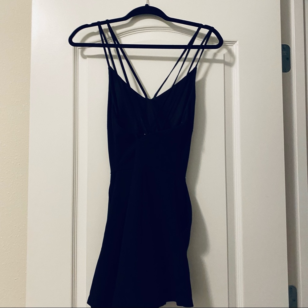 LUSH Strappy Back Romper w/ pockets - Picture 5 of 8